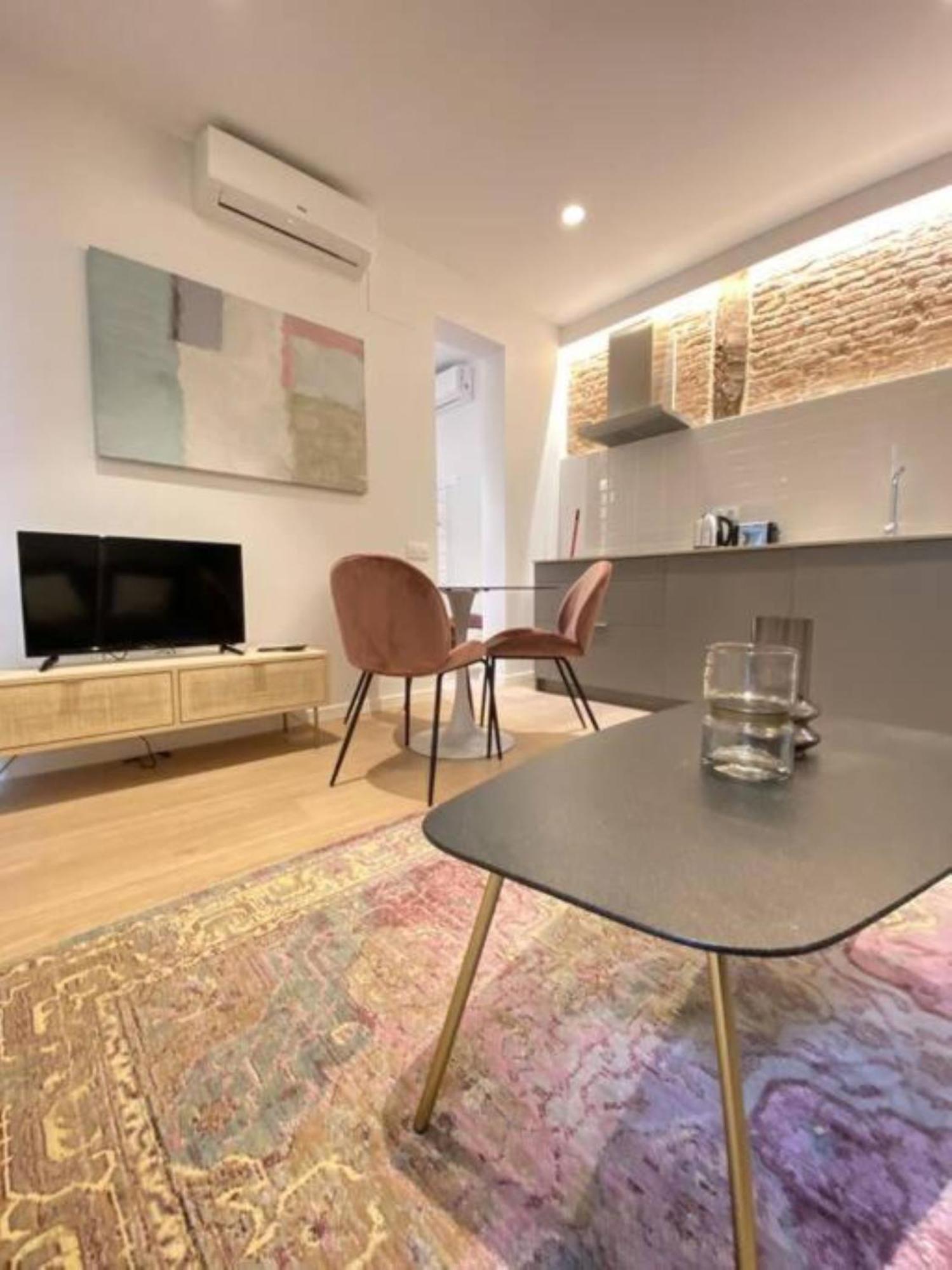 Apartamentos En La Latiina Madrid Eksteriør billede